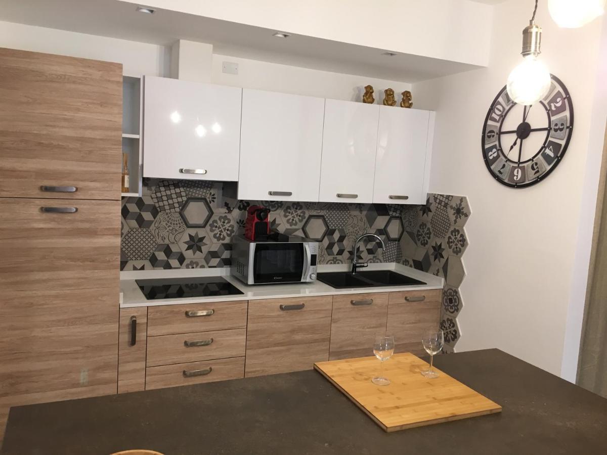 דירות מירה Residenza Conte Manetti מראה חיצוני תמונה