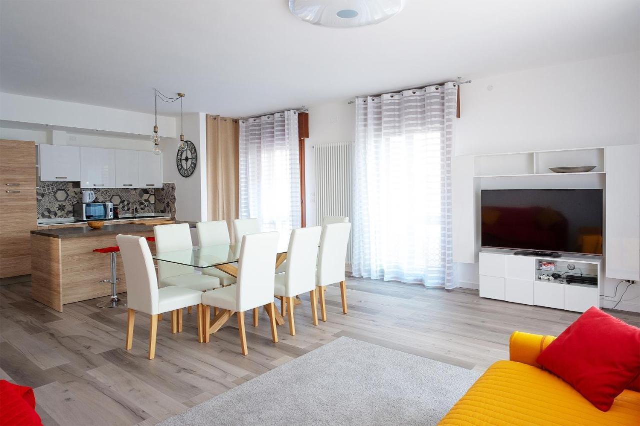 דירות מירה Residenza Conte Manetti מראה חיצוני תמונה